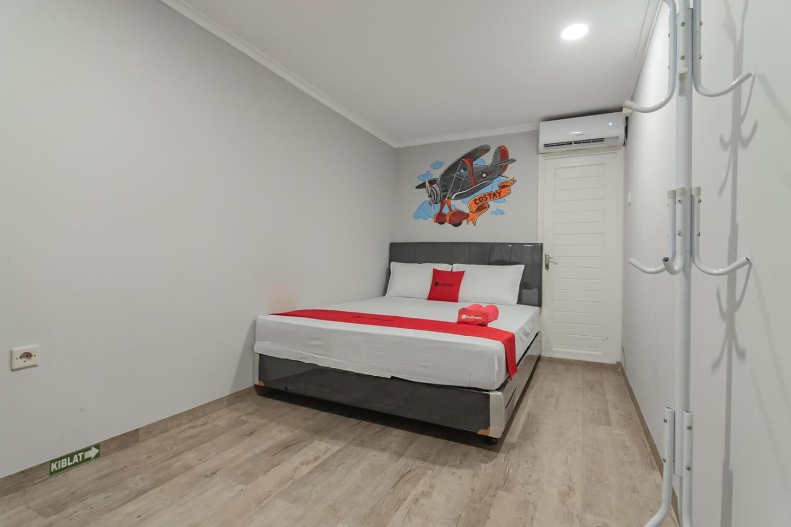 RedDoorz near Lembang Park&Zoo Hotel Buitenkant foto