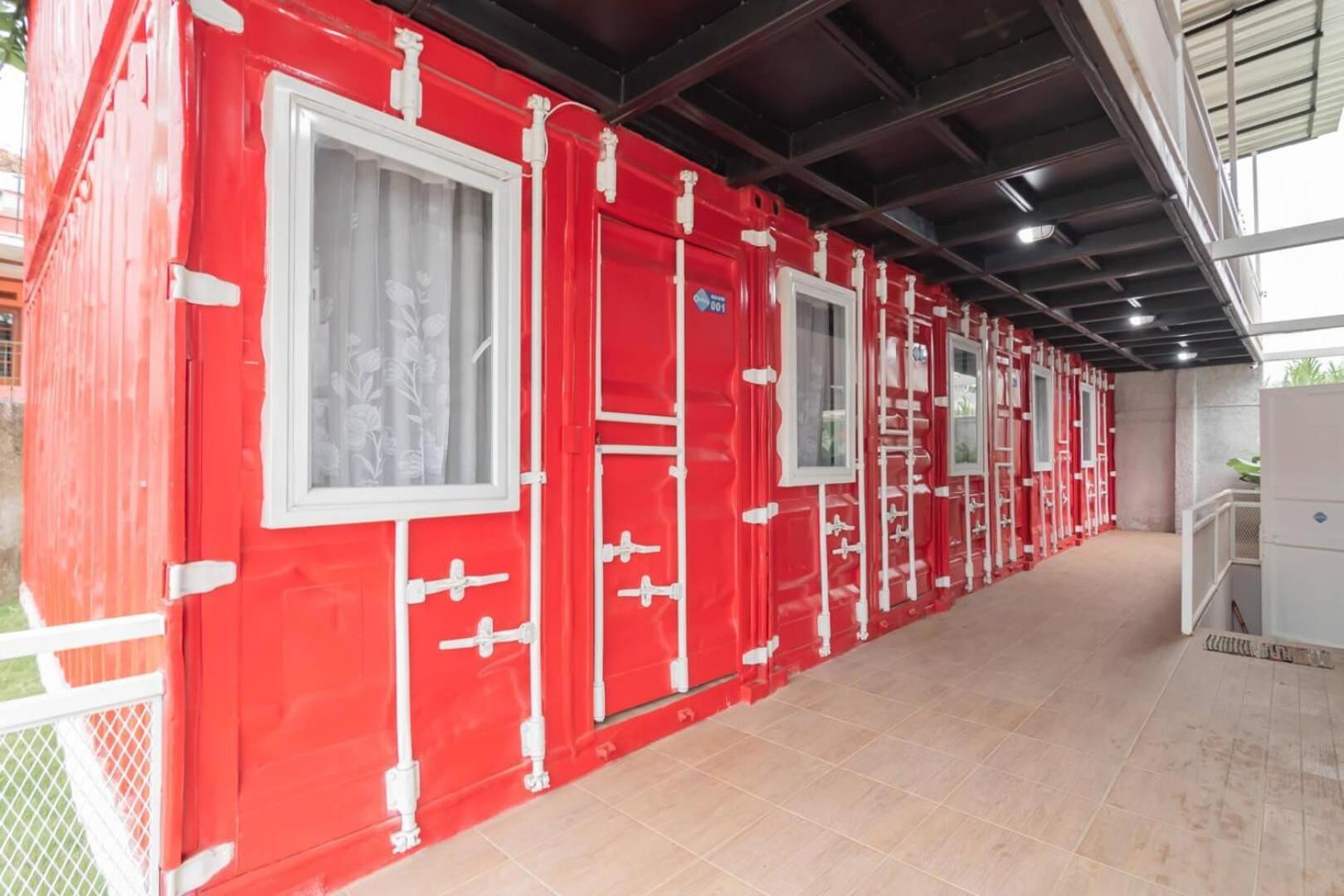 RedDoorz near Lembang Park&Zoo Hotel Buitenkant foto